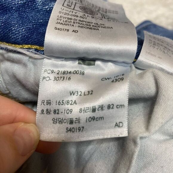 Levis 714 Straight Jeans Womens Size 32x32 Mid Rise Medium Blue Denim - Picture 4 of 11